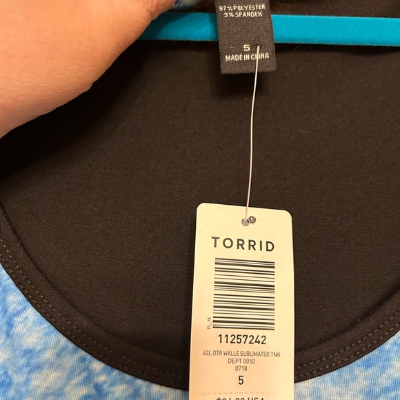 Torrid Disney Wall-E sublimated tank top NWT size 5 5x 💙🩵 - Picture 3 of 3